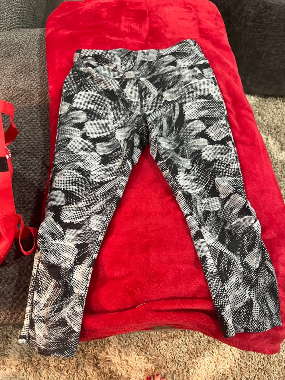 Danskin Now Black and White Abstract Active Leggings
